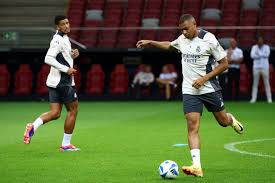 力连连称赞 力连连称赞